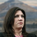 Ο Τσίπρας μιλούσε στη Βουλή και η Ζωή Κωνσταντοπούλου του απαντούσε μέσω Twitter