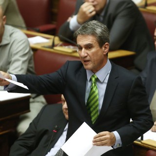 Λοβέρδος σε Παππά: «Είσαι άσχετος» (ΒΙΝΤΕΟ)