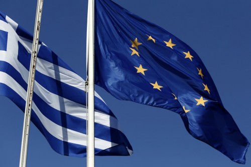 S&P: Αναβάθμιση της Ελλάδας σε B-