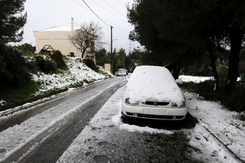 Κυκλοφοριακά προβλήματα λόγω της χιονόπτωσης στη Θεσσαλονίκη