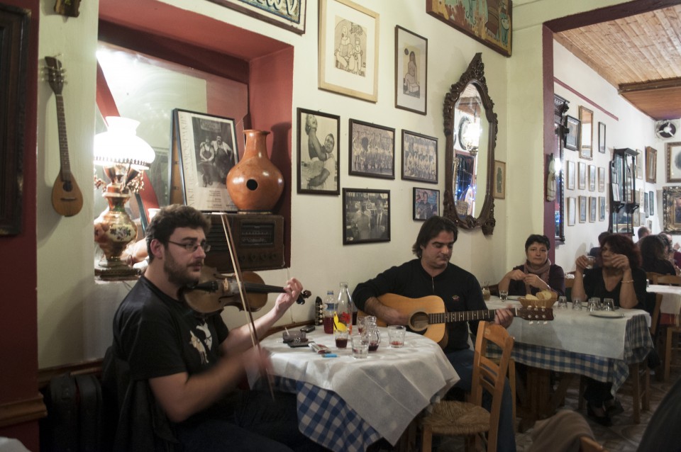 Ο Πειναλέων, Ταβέρνα, Εξάρχεια