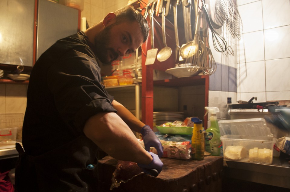 Ο Πειναλέων, Ταβέρνα, Εξάρχεια