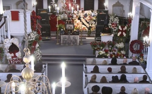 230.000 θαυμαστές των Motorhead παρακολούθησαν την κηδεία του Lemmy στο YouTube (ΕΙΚΟΝΕΣ)