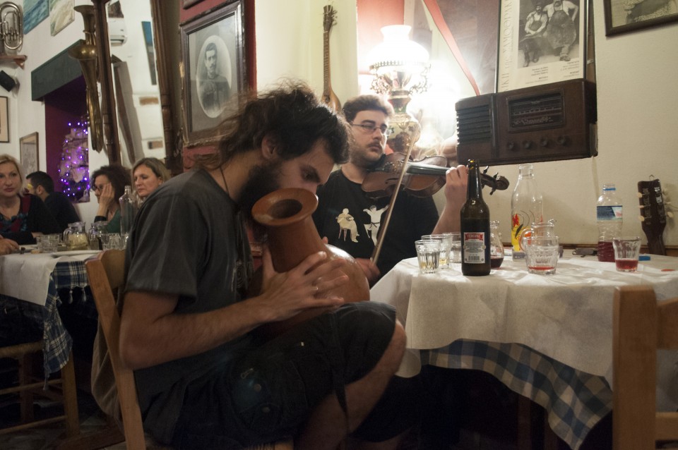 Ο Πειναλέων, Ταβέρνα, Εξάρχεια