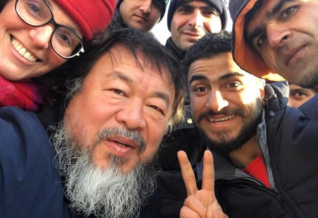 Ο Κινέζος καλλιτέχνης Ai Weiwei θα στήσει μνημείο προσφύγων στη Λέσβο