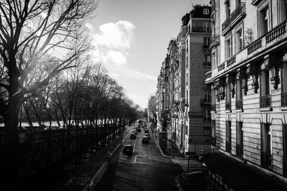 Κοιτάζωντας δυτικά, στην λεωφόρο προέδρου Κένεντι (Avenue du President Kennedy). Παρίσι, Γαλλία, Ιανουάριος 2016.