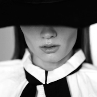 Mινιμαλισμός, ανδρόγυνο στυλ και προσεγμένα υφάσματα στις νέες συλλογές του Γιώργου Ελευθεριάδη.