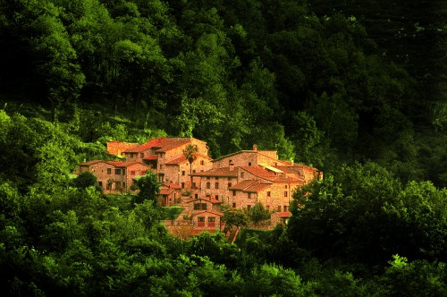 Γραφικά ιταλικά χωριά μετατρέπονται σε ξενοδοχεία (ΕΙΚΟΝΕΣ)