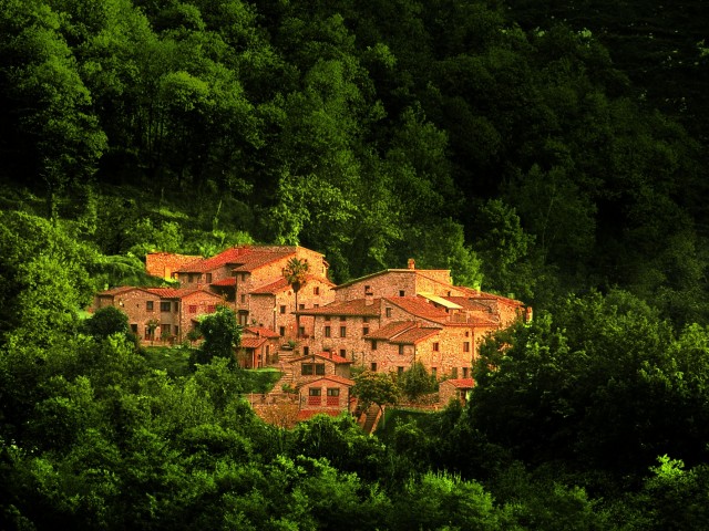 Γραφικά ιταλικά χωριά μετατρέπονται σε ξενοδοχεία (ΕΙΚΟΝΕΣ)