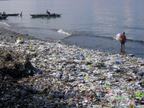 Σε πόσα χρόνια θα είναι περισσότερο το πλαστικό από τα ψάρια στους ωκεανούς;