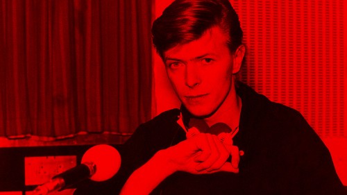 Γιατί ο David Bowie κυκλοφορούσε στη Νέα Υόρκη κρατώντας μία ελληνική εφημερίδα;