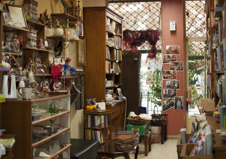 Το μικρό και ζεστό βιβλιοπωλείο που ταιριάζει στη γειτονιά του Θησείου