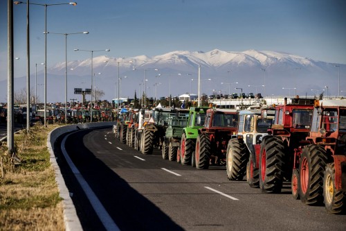 Μπλόκα αγροτών: Ποιοι δρόμοι είναι αποκλεισμένοι από τρακτέρ