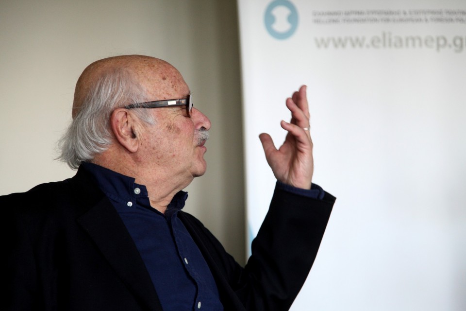 Ï êáèçãçôÞò ôïõ ôìÞìáôïò ÐïëéôéêÞò ÅðéóôÞìçò êáé Äçìüóéáò Äéïßêçóçò ôïõ Ðáíåðéóôçìßïõ Áèçíþí, ÈÜíïò ÂåñÝìçò, ÁèÞíá, ÉáíïõÜñéïò 2015