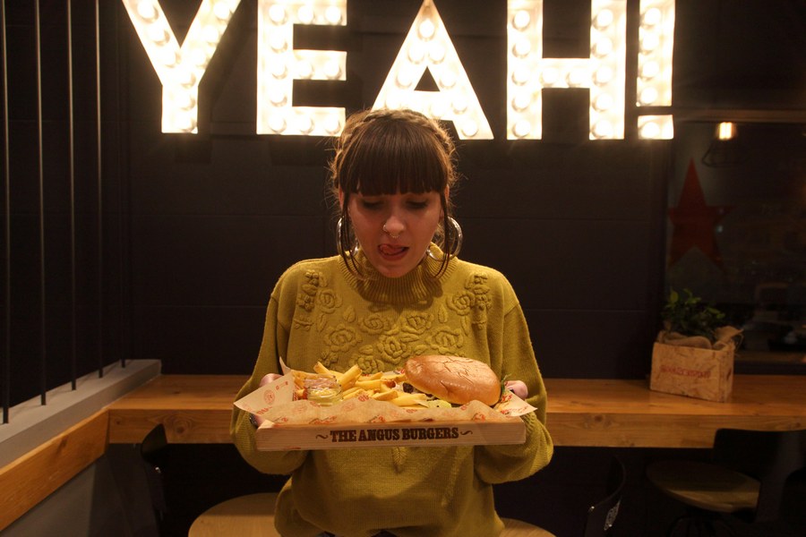 «Γεράσιμε τελείωνε, μου τρέχουν τα σάλια!»