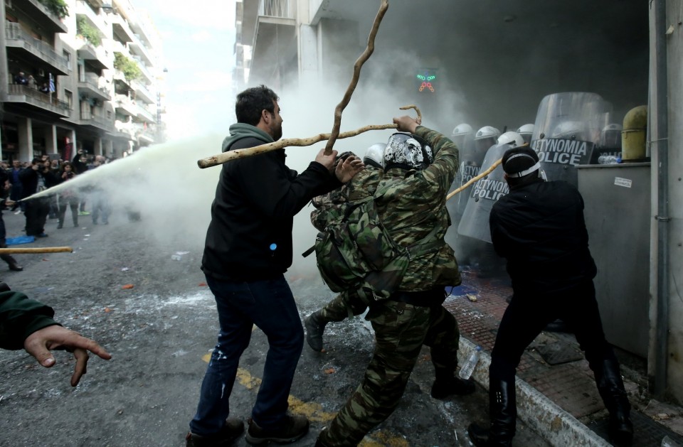 Óõãêñïýóåéò ìåôáîý Êñçôéêþí áãñïôþí êáé ÌÁÔ óôï õðïõñãåßï Ãåùñãßáò