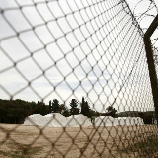 Φωτογραφίες από το κέντρο φιλοξενίας προσφύγων στο Σχιστό