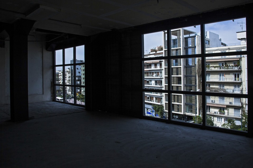 ÅãêáôáëåëåéììÝíï êôßñéï óôçí ëåùöüñï Âáóéëßóóçò Óïößáò, ÁèÞíá, ÌÜñôéïò 2015