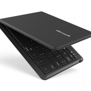 Μα είναι δυνατόν ένα πληκτρολόγιο να διπλώνει στα δύο;!