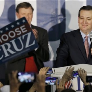 Εκλογές ΗΠΑ: Ήττα για Ντόναλντ Τραμπ στην Αϊόβα – αμφίρροπη μάχη μεταξύ Κλίντον και Σάντερς