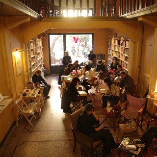 Πήγαμε σε μαραθώνιο Τζέημς Τζόυς στην καρδιά της αλαφιασμένης Αθήνας