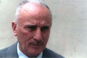 Δε γράφονται τα ποιήματα σ’ ένα χαρτί, του Χρήστου Λάσκαρη