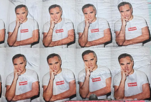 Ο Morrissey κυκλοφορεί το νέο του σινγκλ “Spent The Day In Bed”