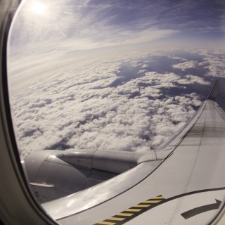 Γιατί τα αεροπλάνα έχουν κυκλικά παράθυρα; (ΒΙΝΤΕΟ)