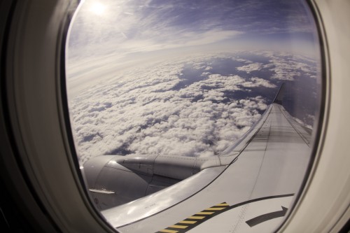 Γιατί τα αεροπλάνα έχουν κυκλικά παράθυρα; (ΒΙΝΤΕΟ)