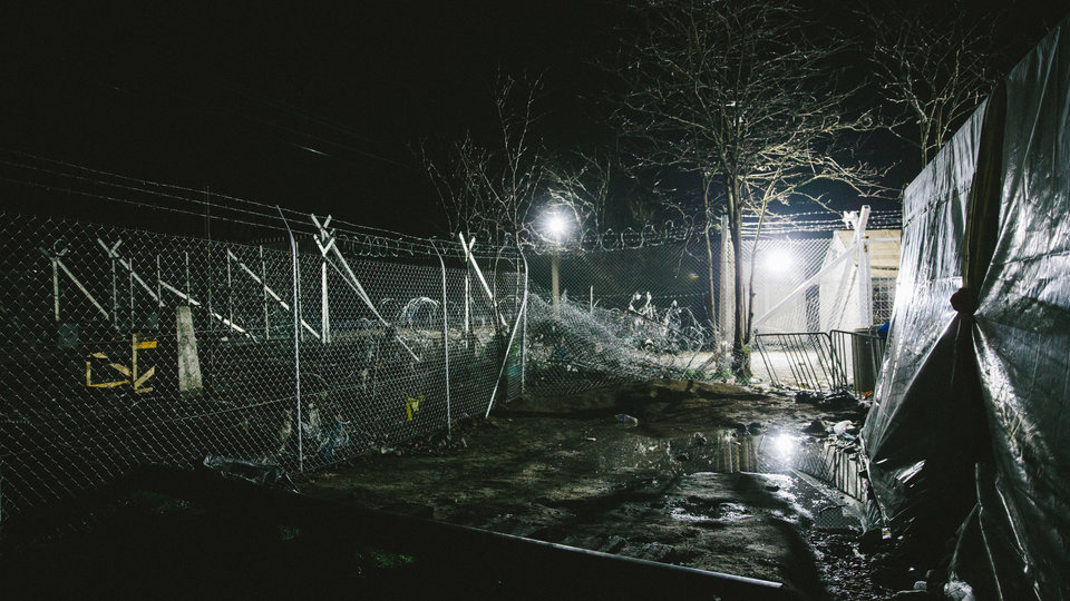 Ο φράχτης της ΠΓΔΜ για να μπλοκάρει το πέρασμα των προσφύγων.