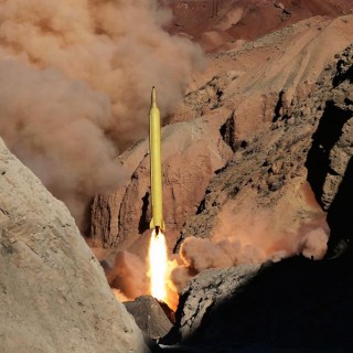 Δοκιμαστική εκτόξευση δύο βαλλιστικών πυραύλων έκανε το Ιράν