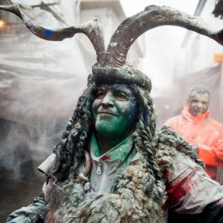 Οι πιο kinky στίχοι της  Αποκριάς!