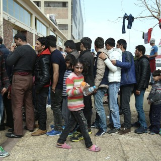 Τους 3000 αγγίζουν οι πρόσφυγες και μετανάστες που είναι εγκατεστημένοι στον Πειραιά