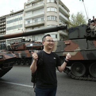 Τρελάθηκε ο Κινέζος στην Αθήνα