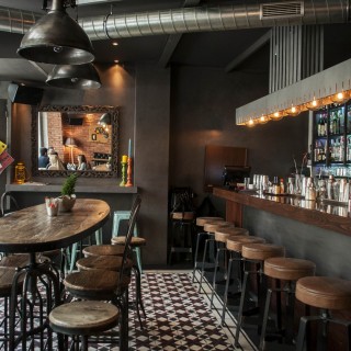 Στο Spollati για ιδιαίτερες ποικιλίες καφέ και λαχταριστό burger