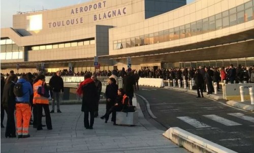 Γαλλία: Η εκκένωση του αεροδρομίου της Τουλούζης έγινε μετά τον εντοπισμό ύποπτου αντικειμένου