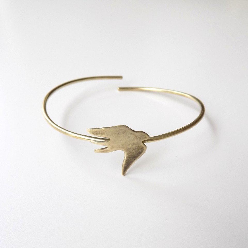 Και έπειτα είναι έτοιμα να πετάξουν σα χελιδόνια και να κάτσουν στον καρπό σου