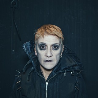 Η Καίτη Κωνσταντίνου πέρασε από τα «Εγκλήματα» της τηλεόρασης στα εγκλήματα του Ριχάρδου τoυ Γ’ ισορροπώντας πάνω σε ένα λεπτό σκοινί