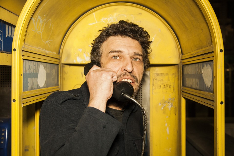 «Τα μεγαλύτερα καμάκια στο facebook είναι οι συγγραφείς και οι ποιητές»