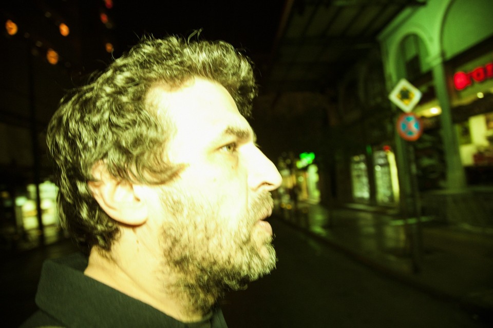 «Θέλω να κάνω παρέα με λαϊκά κορίτσια που δε θα λένε τίποτα το σημαντικό. Δεν υπάρχει κανένας κίνδυνος σε όλο αυτό, με ηρεμεί»