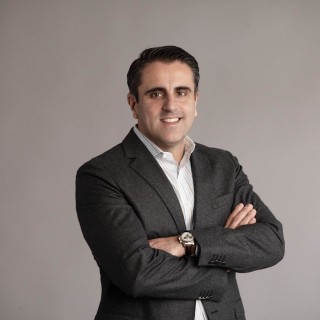 O Χρήστος Λάτος μας ξεναγεί στον κόσμο της επικοινωνίας στην Ελλάδα