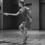 Αυτοί οι χορευτές θα σε κάνουν να θέλεις να χορέψεις σε ρυθμό swing!