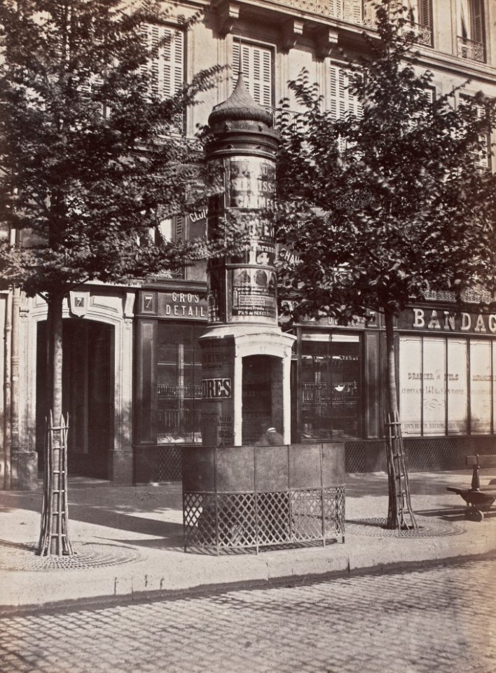 Urinal-light-to-a-stall.-Delastre-company.-Boulevard-Sebastopol.-Paris-First.-Circa-1875.