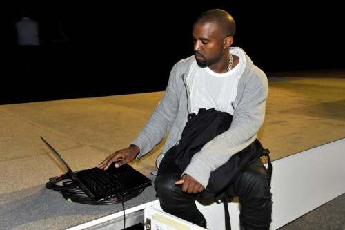 Ρε μπαγασάκο Kanye κατεβάζεις torrents;