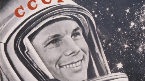 Στις 12 Απριλίου του 1961 ο Γιούρι Γκαγκάριν γίνεται ο πρώτος άνθρωπος που ταξιδεύει στο διάστημα