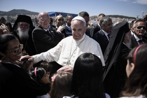 La Repubblica: Μεγάλη πτώση για την δημοτικότητα του πάπα Φραγκίσκου