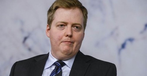Ο πρωθυπουργός της Ισλανδίας δεν παραιτείται παρά την εμπλοκή του στο σκάνδαλο