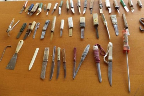 Κινητά τηλέφωνα και αυτοσχέδια μαχαίρια κατασχέθηκαν σε αιφνιδιαστικό έλεγχο που έγινε στις φυλακές Κορυδαλλού