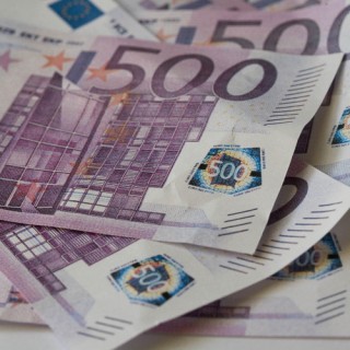 Τι συμβαίνει με τα χαρτονομίσματα των 500 ευρώ;