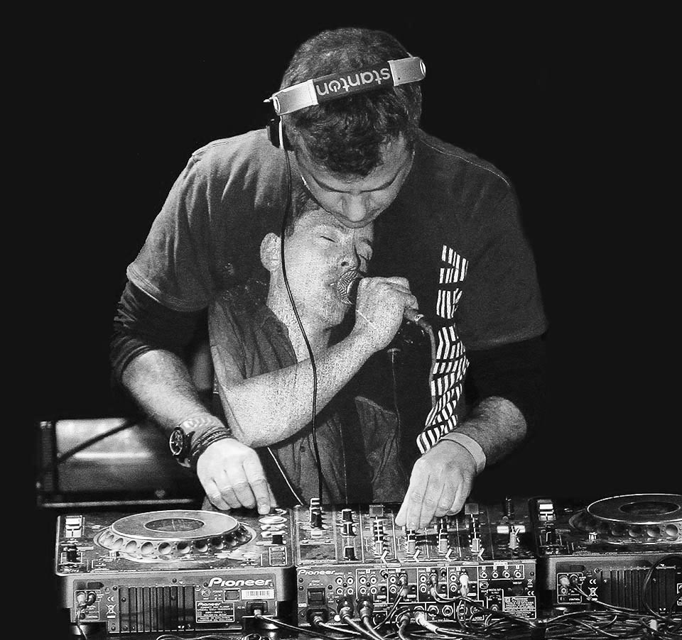 Από Δευτέρα ως Παρασκευή, 15:00-17:00